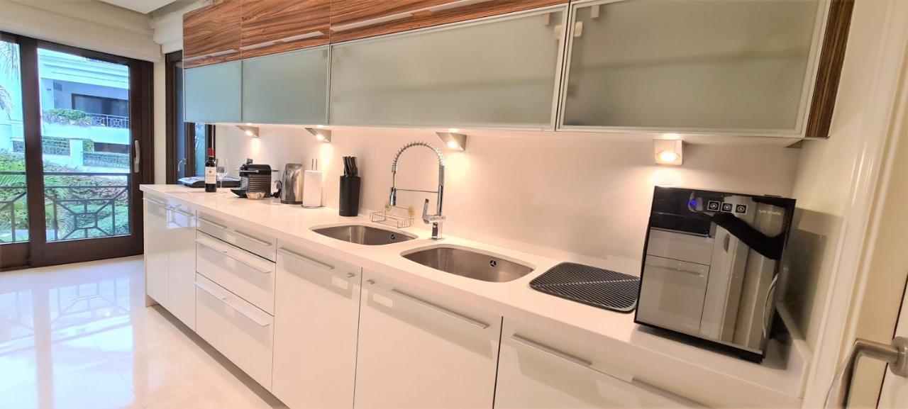 Luxury Apartment Frontal Beach In Doncella Beach Estepona Bagian luar foto