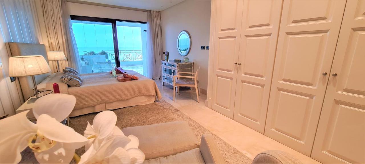 Luxury Apartment Frontal Beach In Doncella Beach Estepona Bagian luar foto