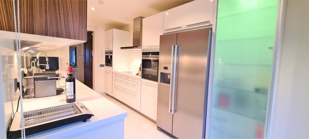 Luxury Apartment Frontal Beach In Doncella Beach Estepona Bagian luar foto