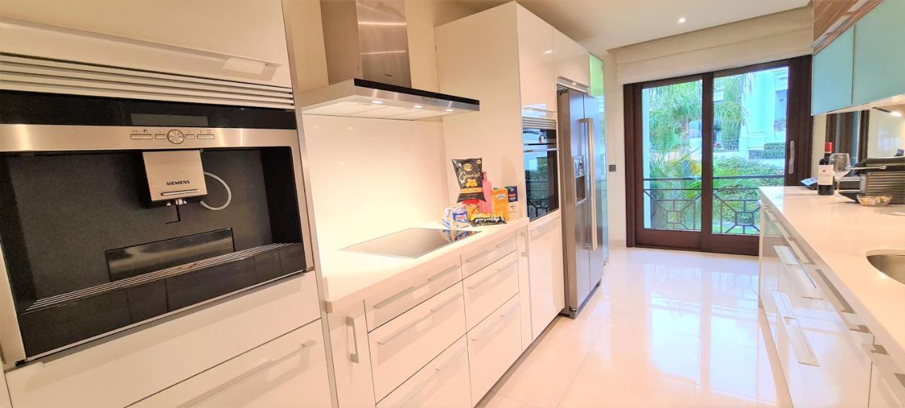 Luxury Apartment Frontal Beach In Doncella Beach Estepona Bagian luar foto