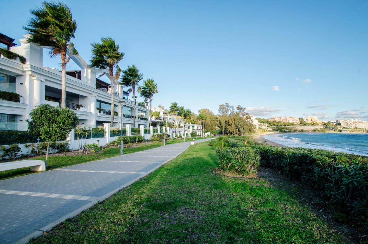 Luxury Apartment Frontal Beach In Doncella Beach Estepona Bagian luar foto